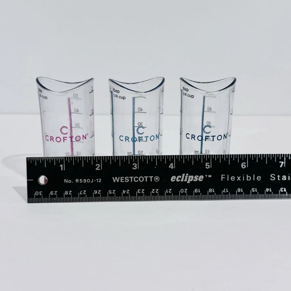 Lot Of‎ 3 Crofton Liquid Measuring Cups Plastic W Rubber Bottoms
